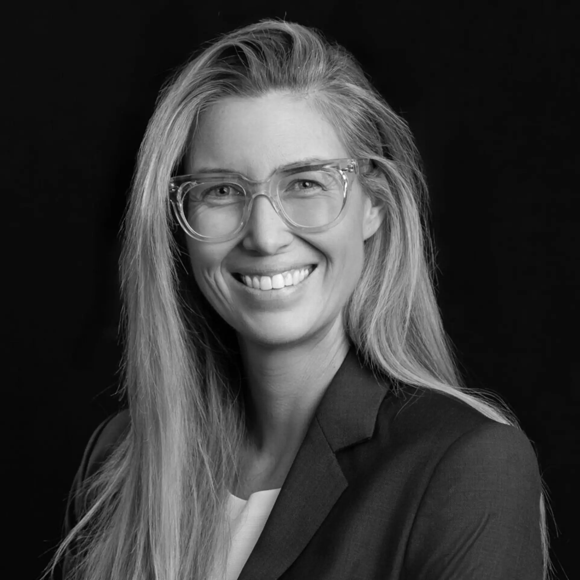 b&w headshots 0001 bre cropped 979x1024