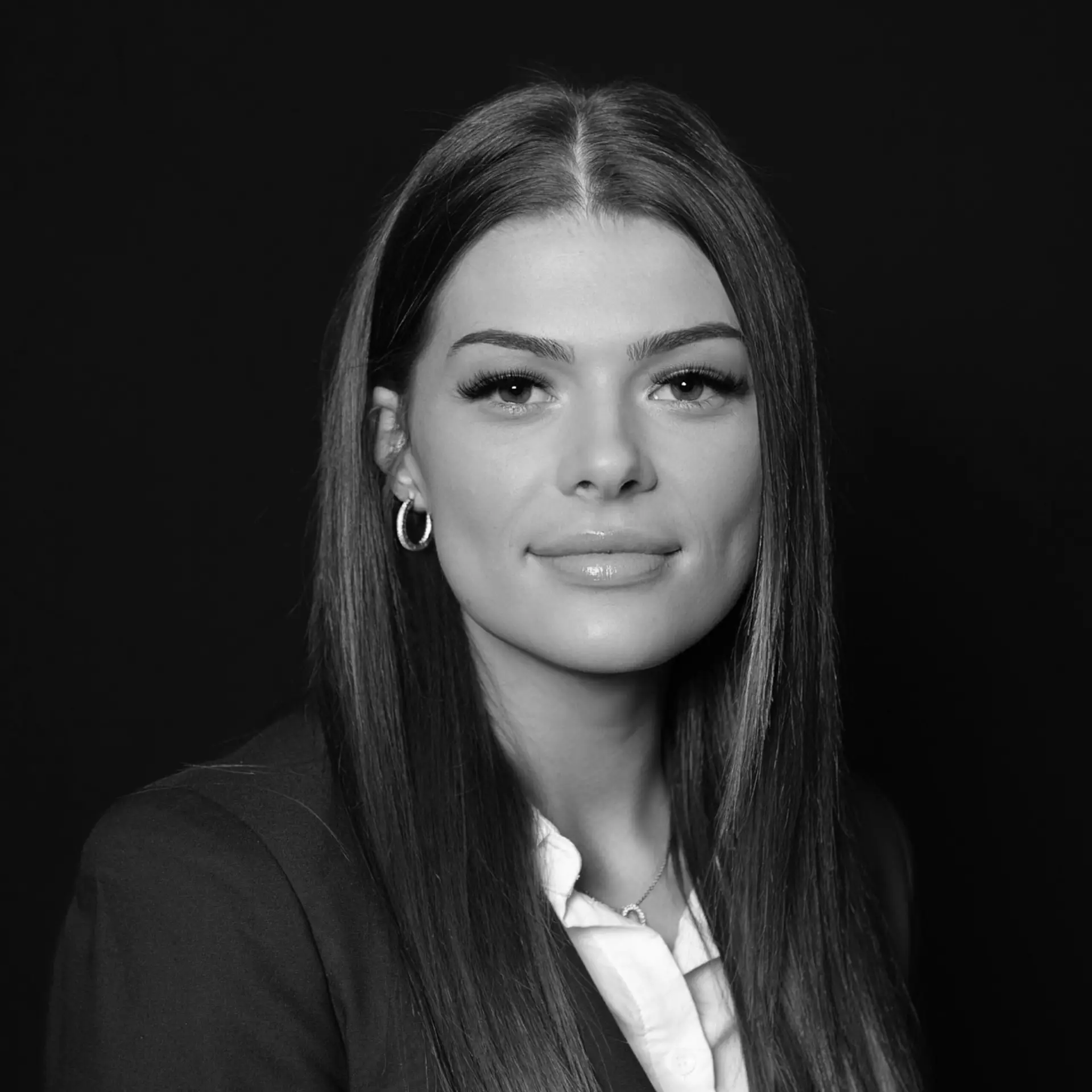 b&w headshots 0007 courtney.jpeg