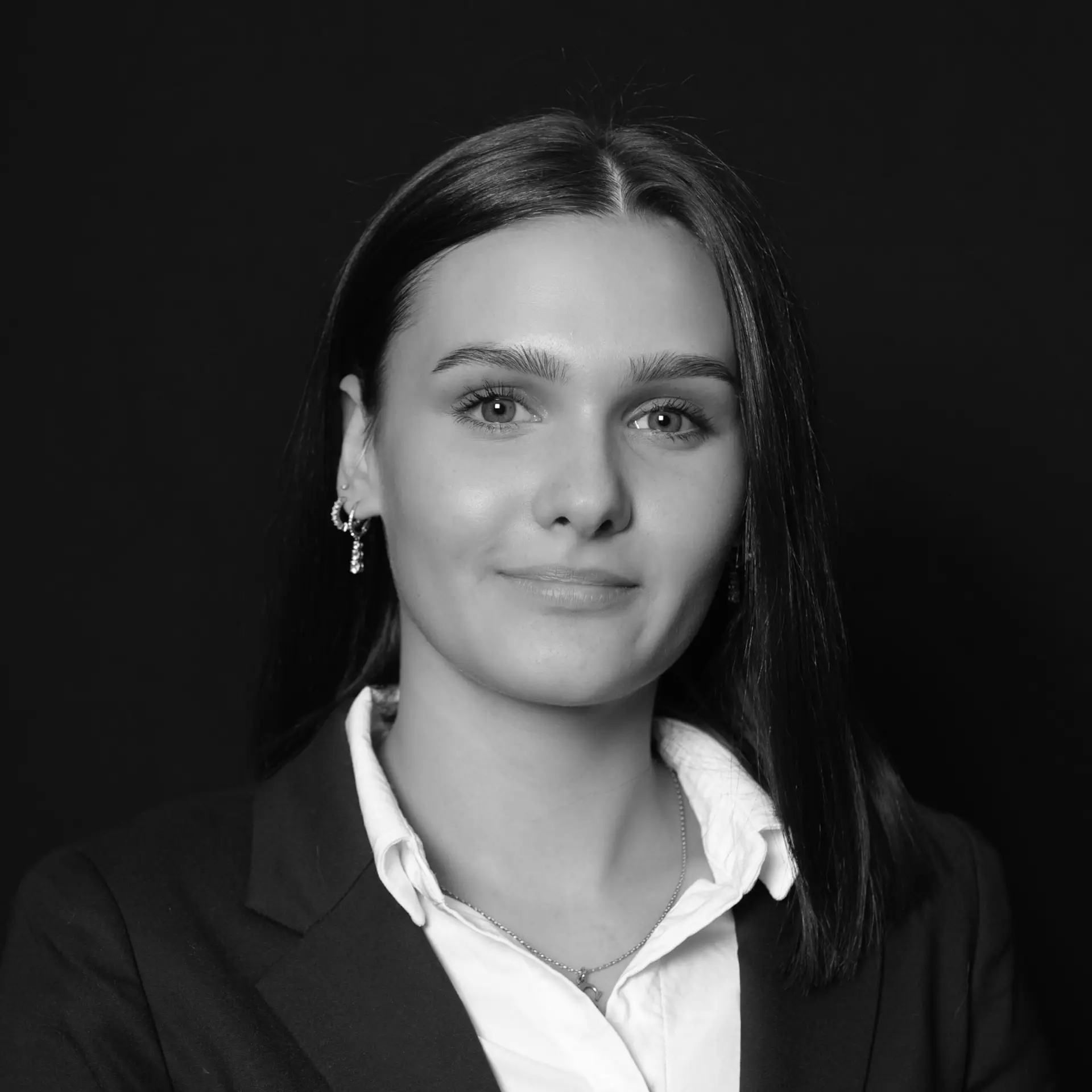 b&w headshots 0010 georgia 1.jpg